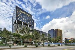 Kim Chuan Drive (D19), Retail #543687271